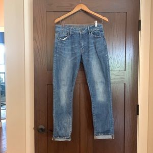American Eagle Slim Faded Blue Jeans